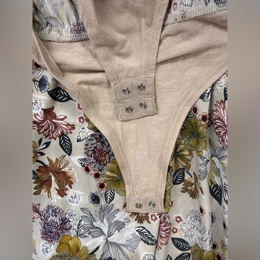 Loft‎ Outlet Long Sleeve Floral Blouse Bodysuit Size Medium - Picture 8 of 10